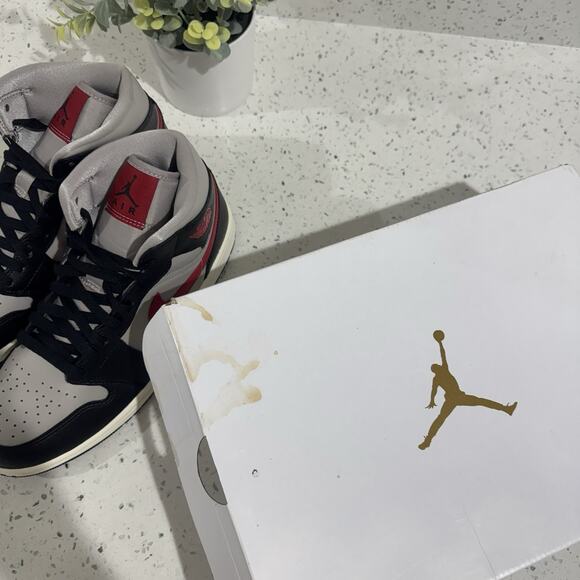 Women’s Nike Air Jordan 1 MID Red College Grey Size 10 New TS - Picture 5 of 9